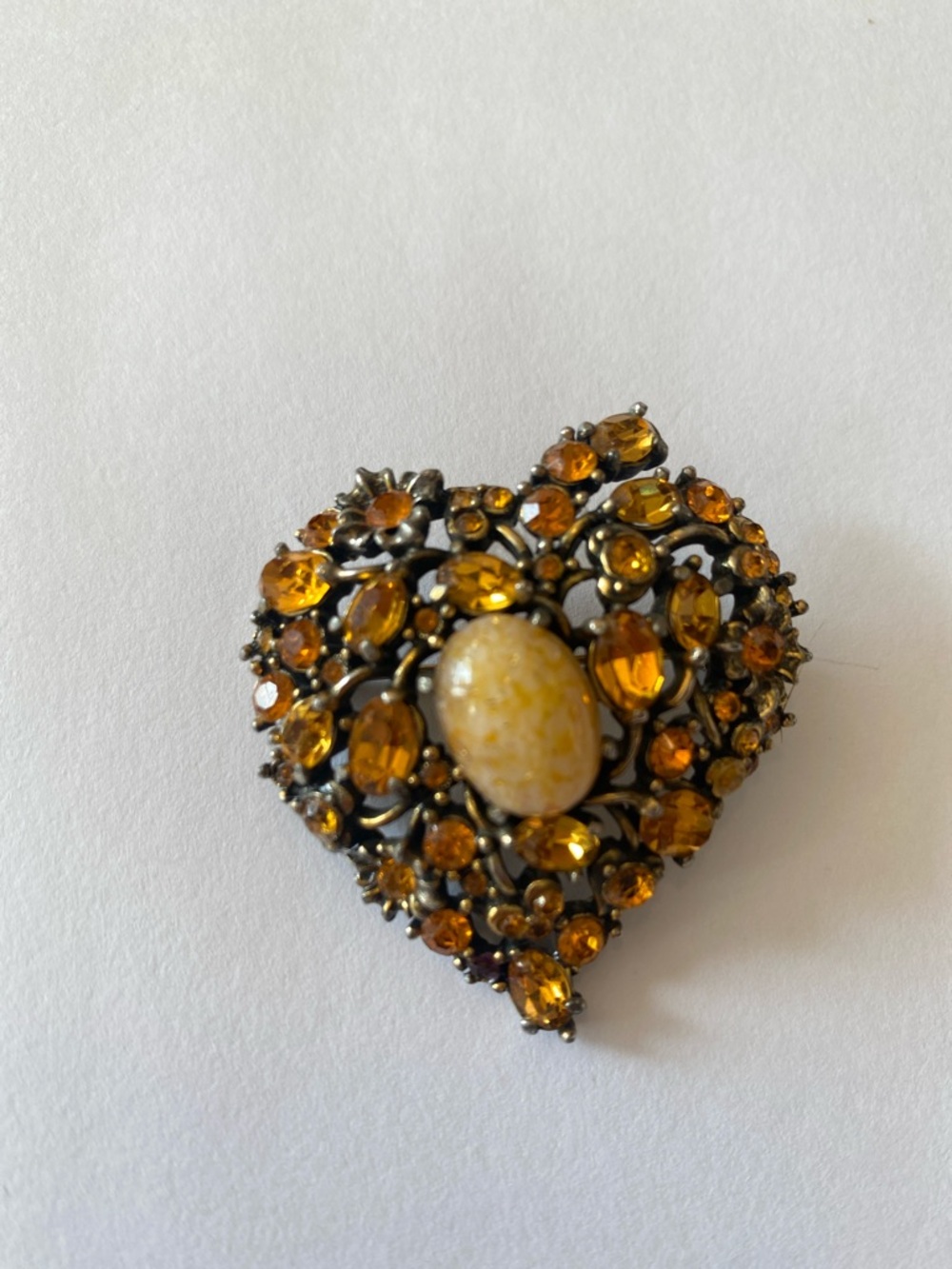 Hollycraft Copyright 1951 Vintage Heart Confetti Stone Brooch Pin - Picture 2 of 5